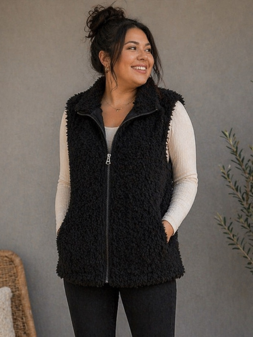 Wilfred Aritzia Teddy Fleece Vest Black Zip Sherpa XS